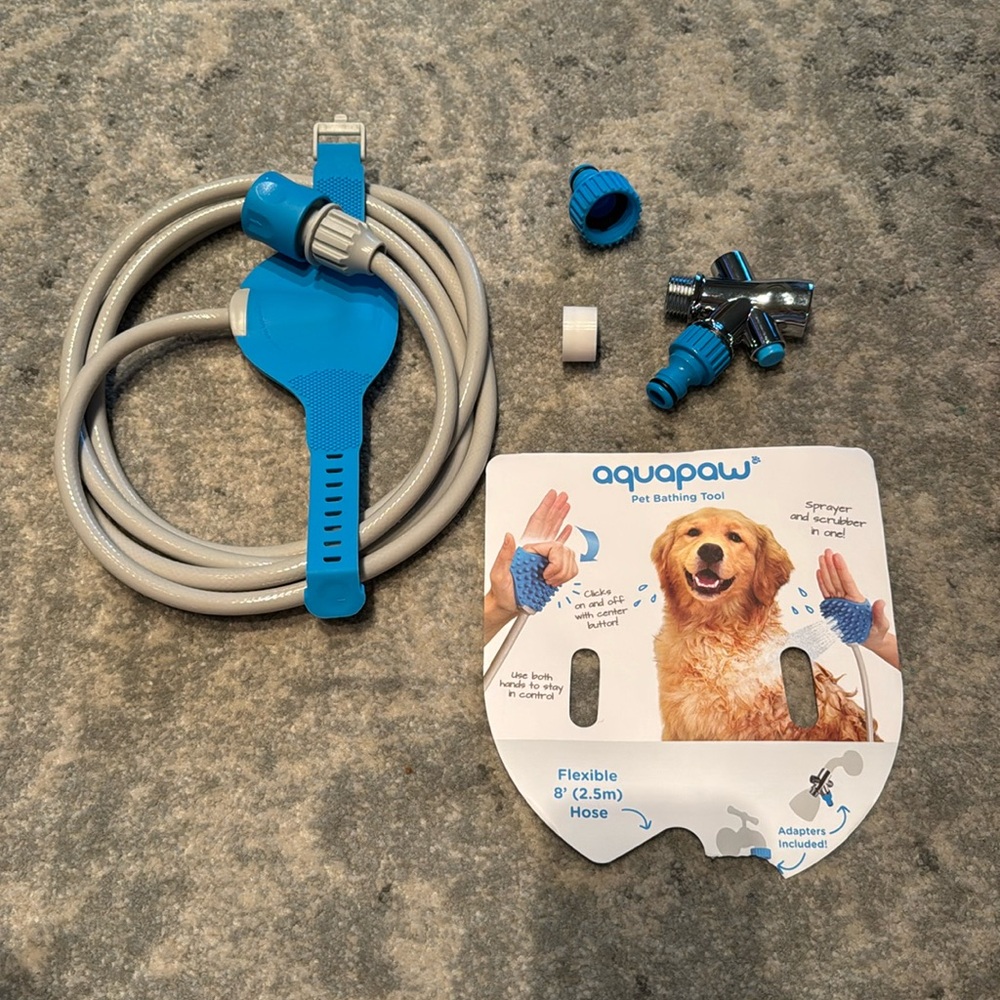 Aquapaw Pet Bathing Tool NWOT